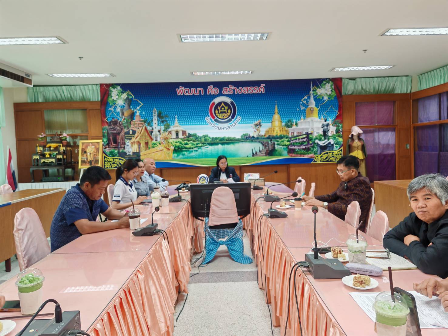 พช.มหาสารคาม จัดประชุมพิจารณาคัดเลือกผู้ผลิต ผู้ประกอบการ OTOP เข้าร่วมการจัดงาน OTOP ภูมิภาค