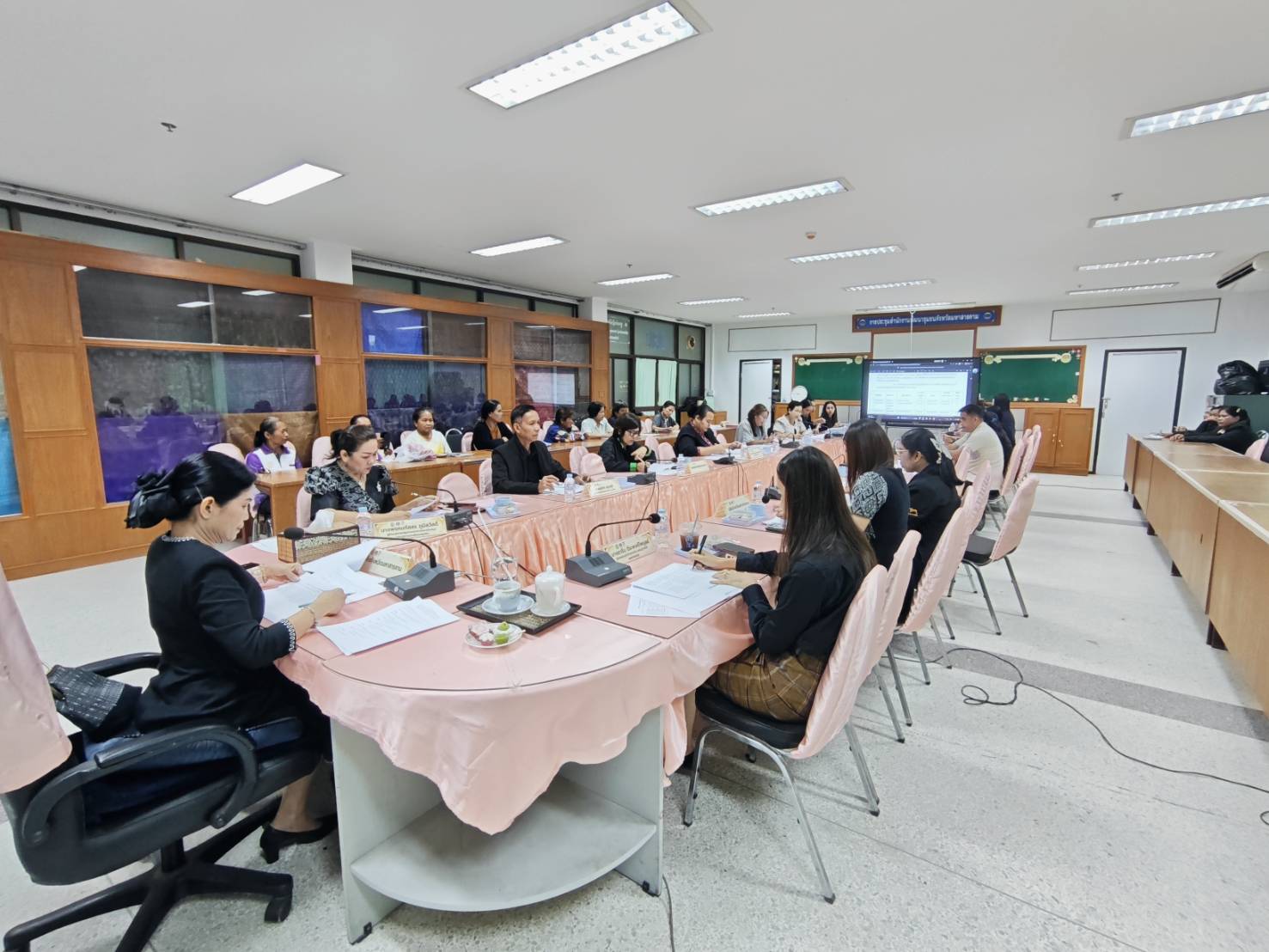 พช.มหาสารคาม โดยสำนักงานเลขานุการคณะอนุกรรมการบริหารกองทุนพัฒนาบทบาทสตรีจังหวัดมหาสารคาม จัดประชุมคณะอนุกรรมการบริหารกองทุนพัฒนาบทบาทสตรี ระดับจังหวัด 